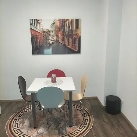 01 Stuttgart Holiday Extérieur photo